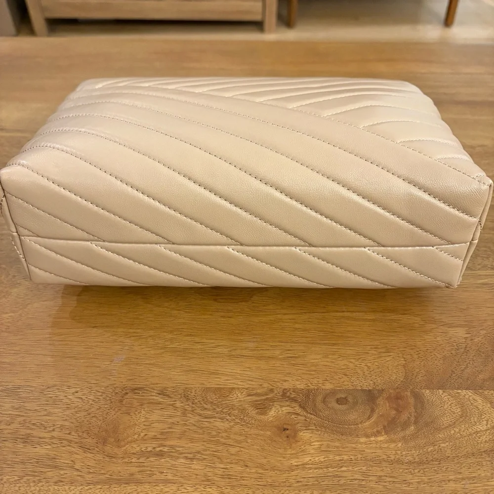 Tory Burch Kira Chevron Quilted Shoulder Bag Medium Devon Sand